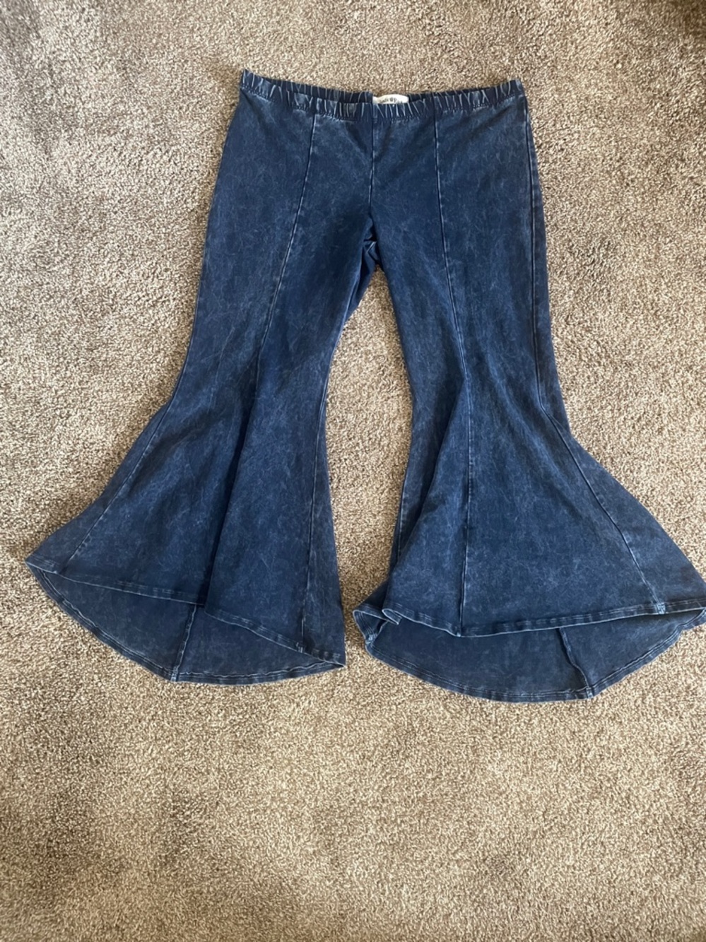 Pull On Bell Bottoms Flared Stretch Pants LARGE Wide Leg Flares Dark Acid Wash